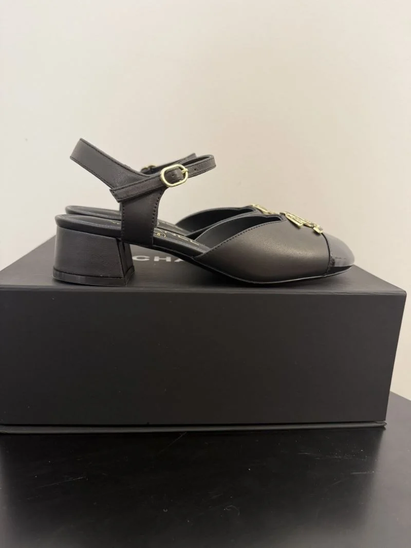 Breathable Chanel Sandals 18984
