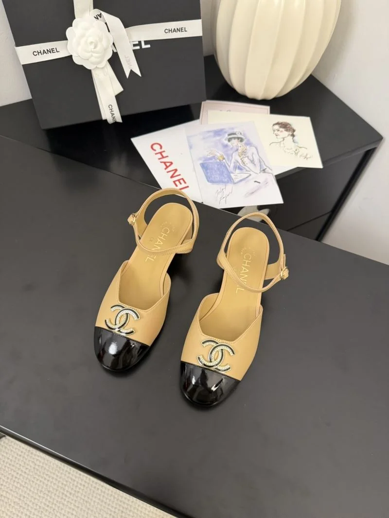 Refined Chanel Sandals 19003