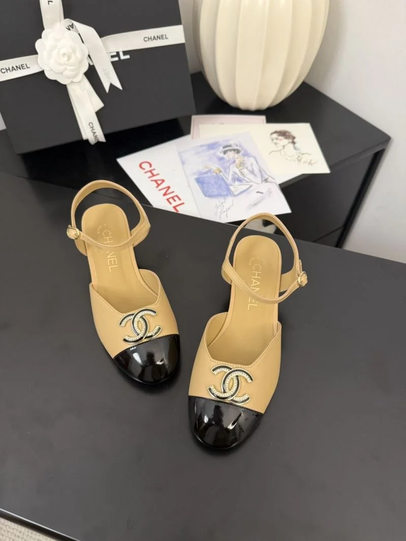 Refined Chanel Sandals 19003