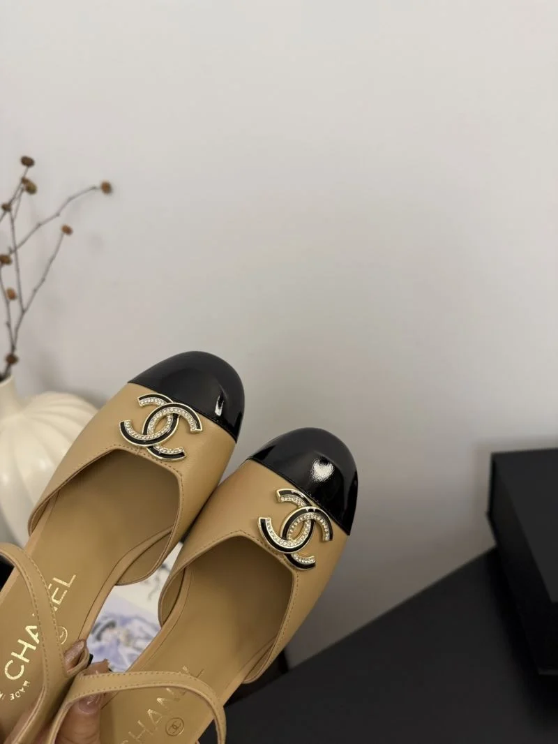Refined Chanel Sandals 19003
