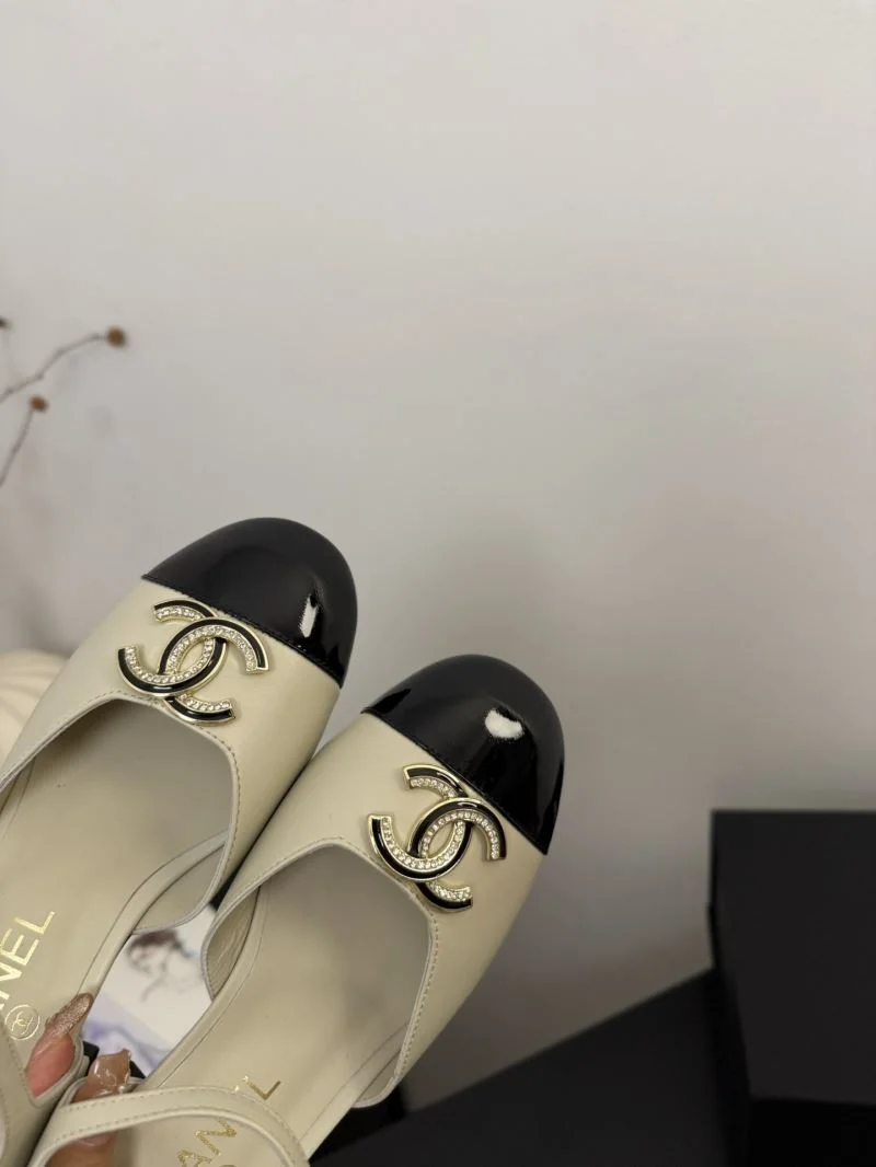 QuickDry Chanel Sandals 18985