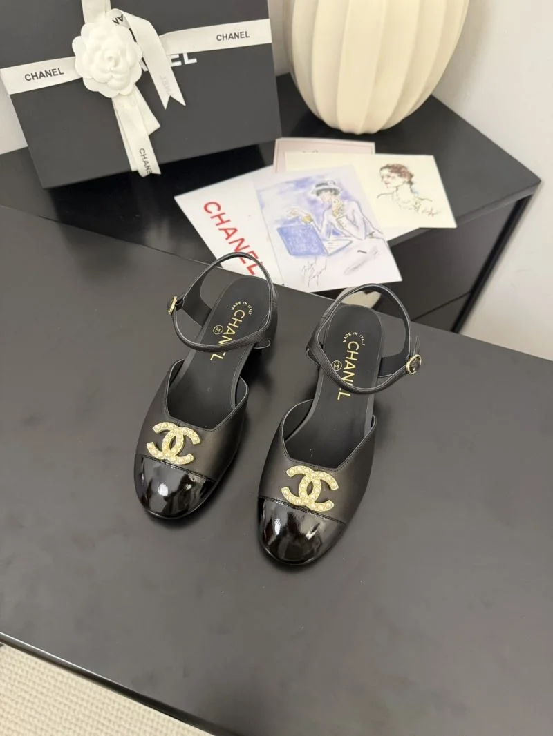 Supportive Chanel Sandals 18982