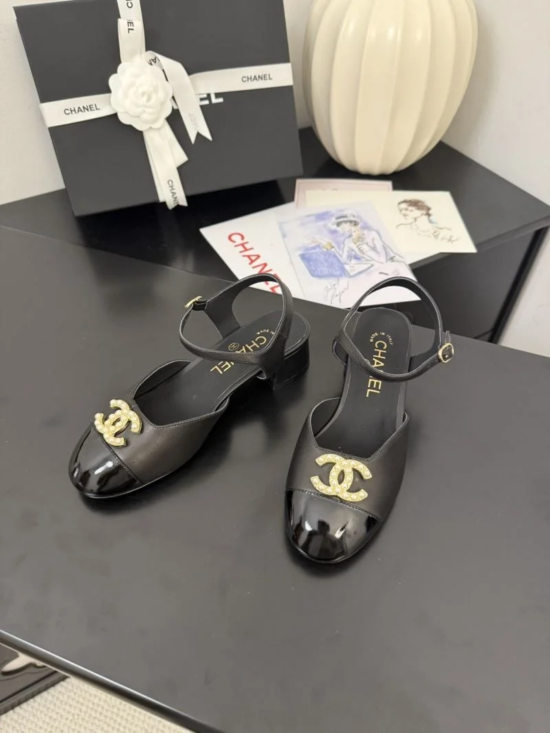 Supportive Chanel Sandals 18982