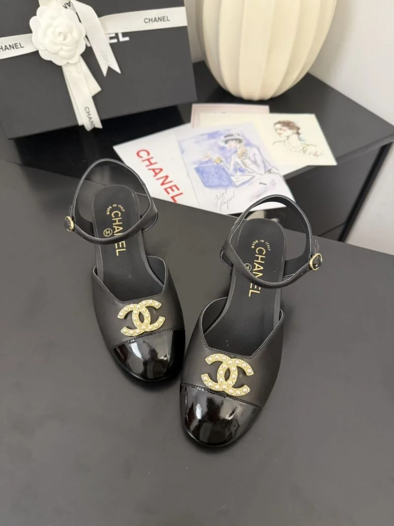 Supportive Chanel Sandals 18982