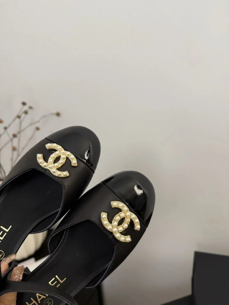 Supportive Chanel Sandals 18982