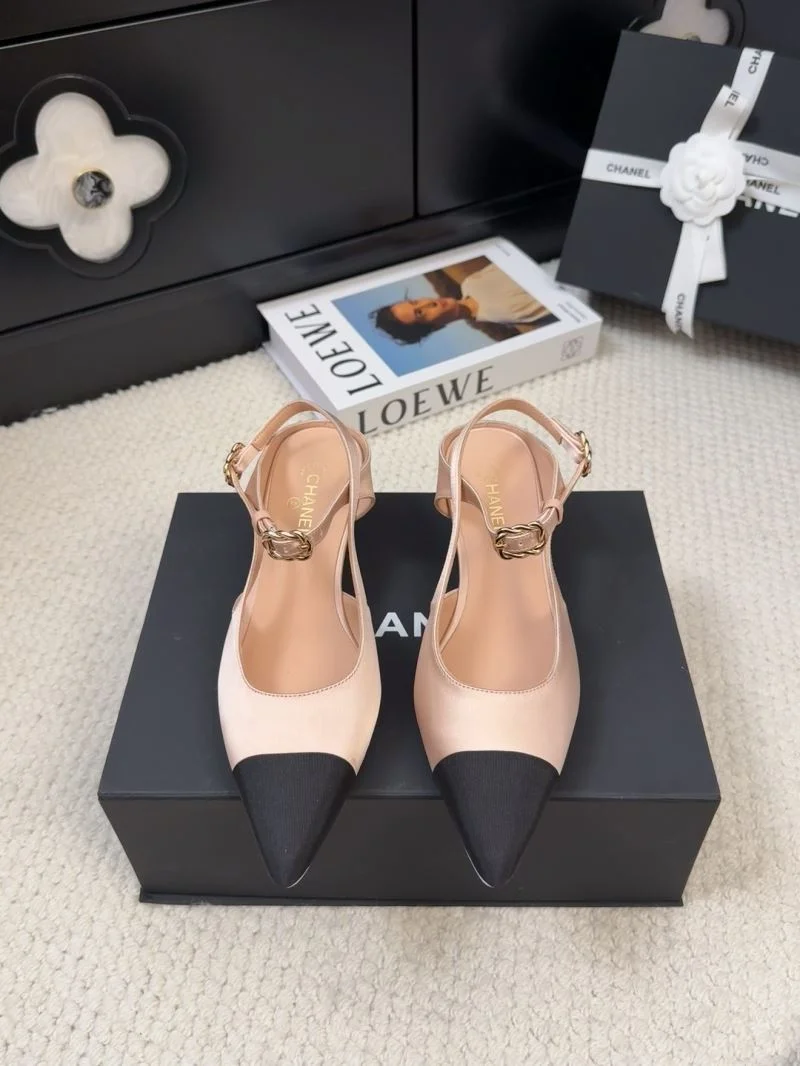 Refined Chanel Sandals 18966