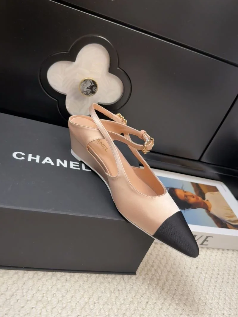 Refined Chanel Sandals 18966