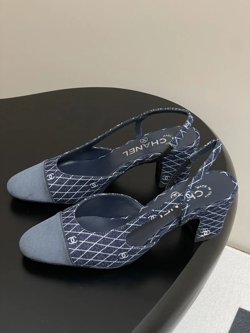 Snug Chanel Sandals 18942