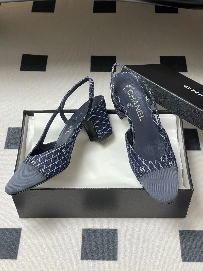Snug Chanel Sandals 18942