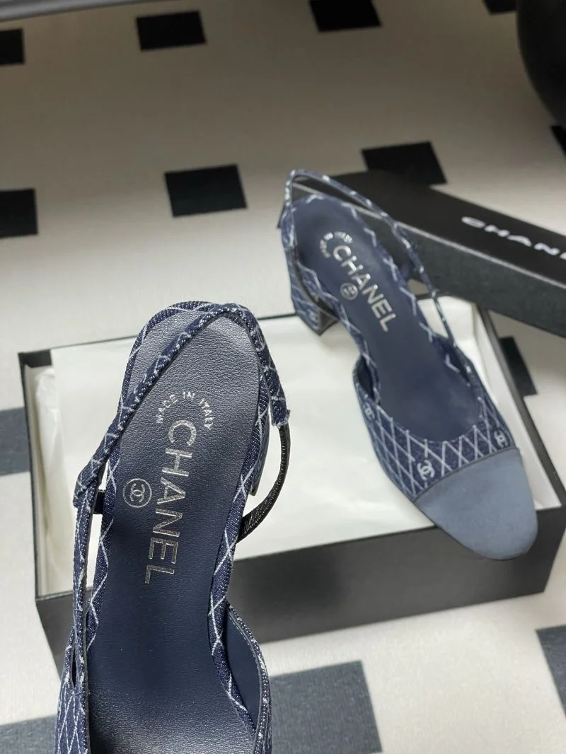 Snug Chanel Sandals 18942