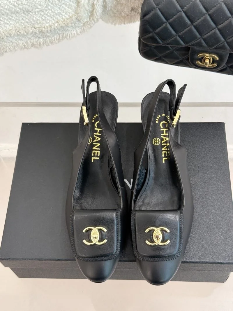 MoistureWicking Chanel Sandals 18938