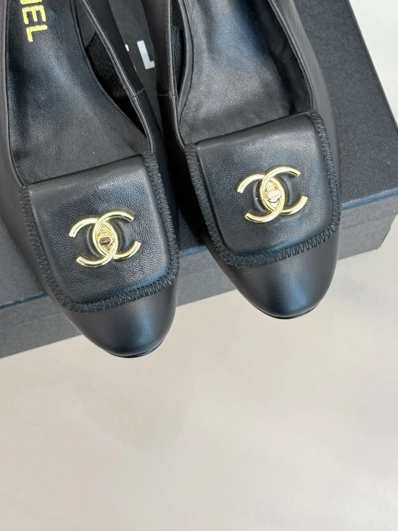 MoistureWicking Chanel Sandals 18938