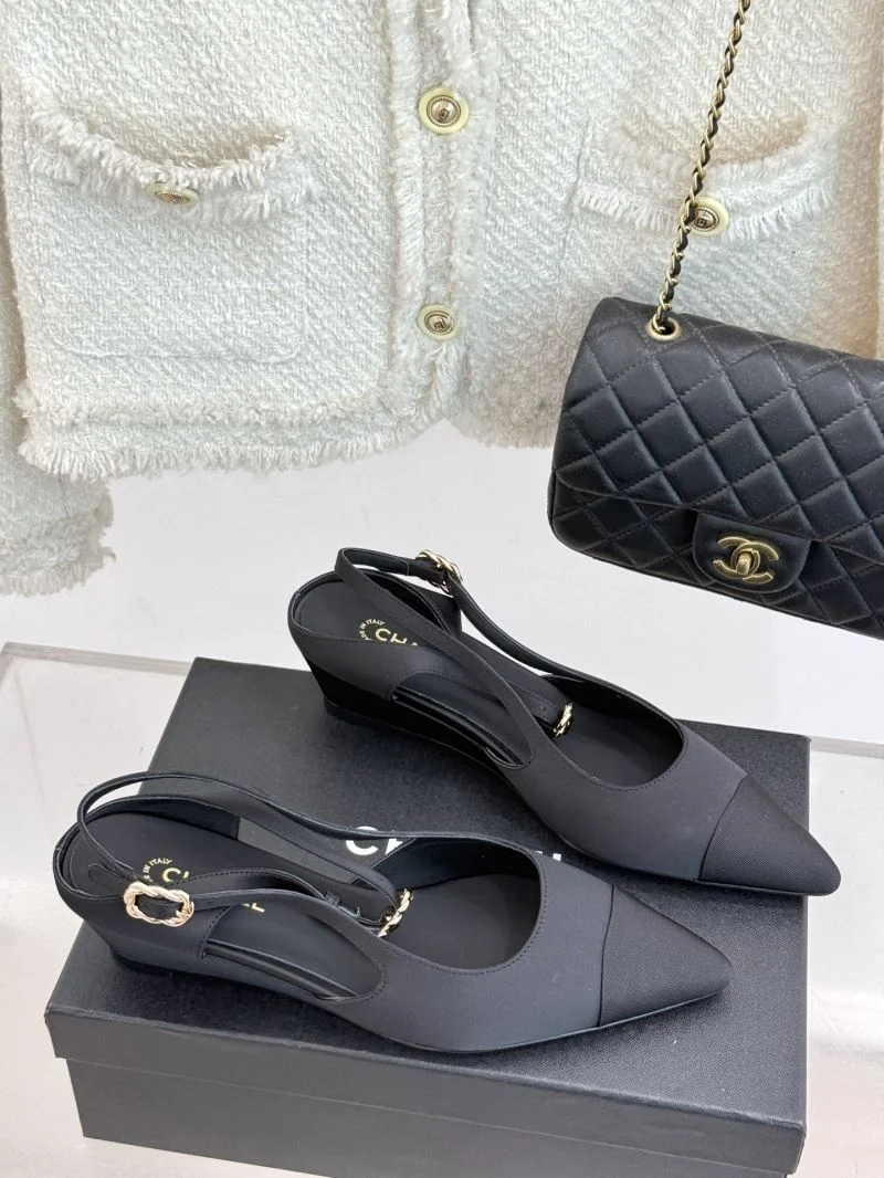 WaterResistant Chanel Sandals 18957