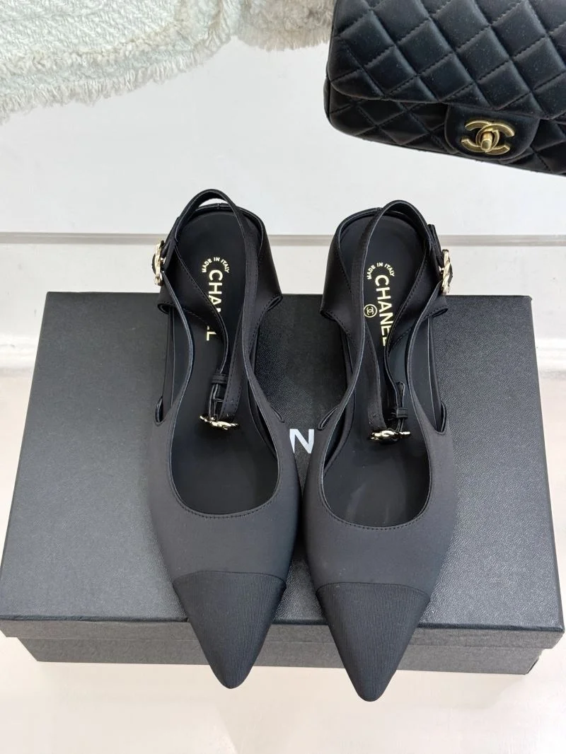 WaterResistant Chanel Sandals 18957