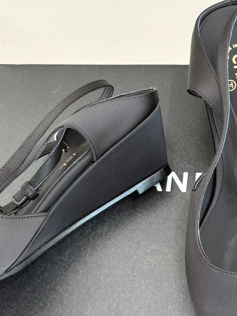 WaterResistant Chanel Sandals 18957