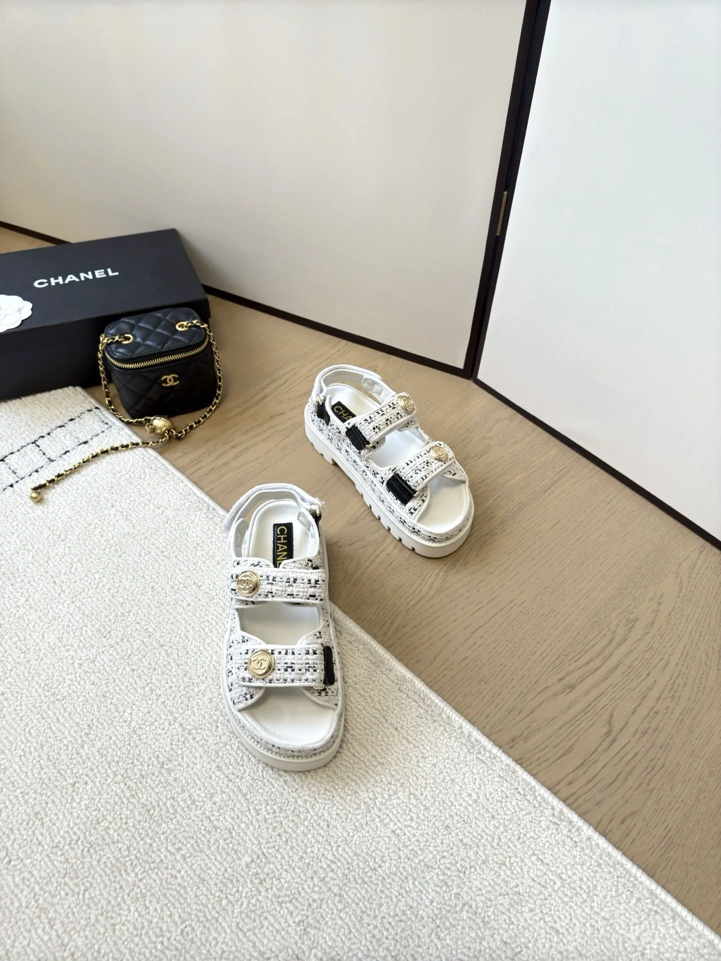 Chanel Sandals Compact 18095
