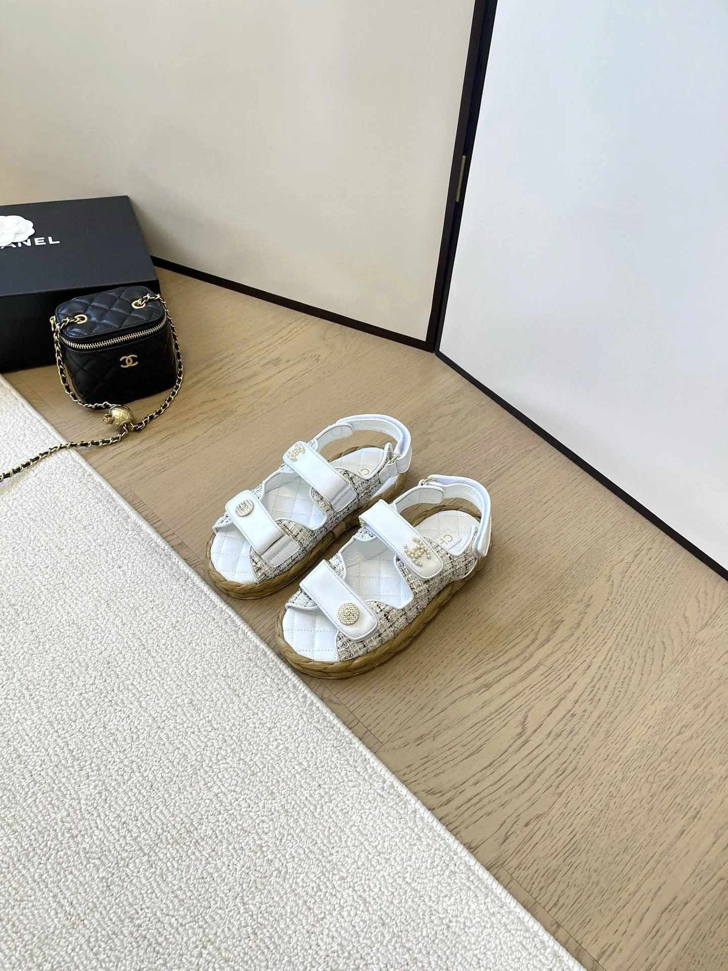 Durable Chanel Sandals 18009