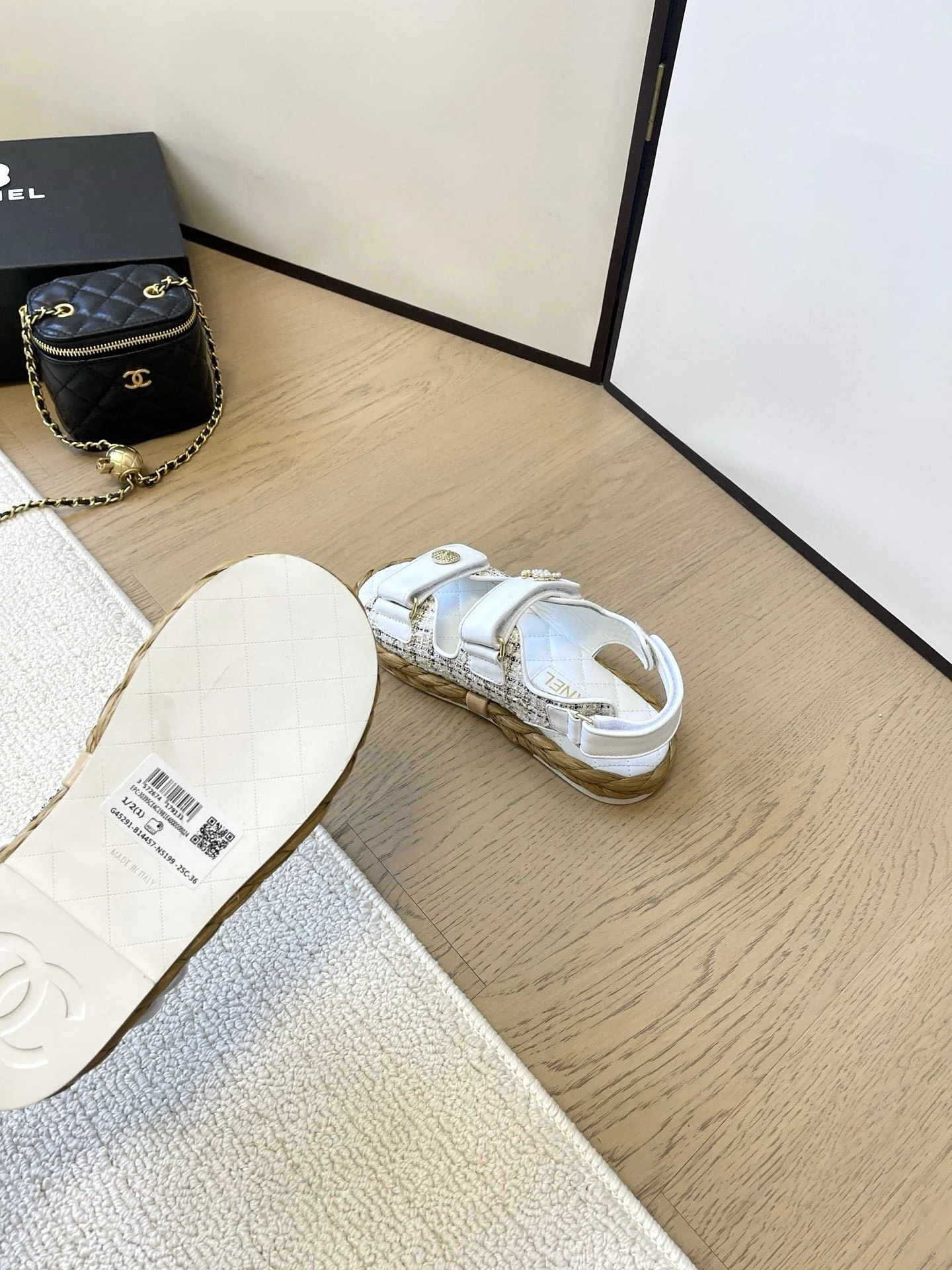 Durable Chanel Sandals 18009
