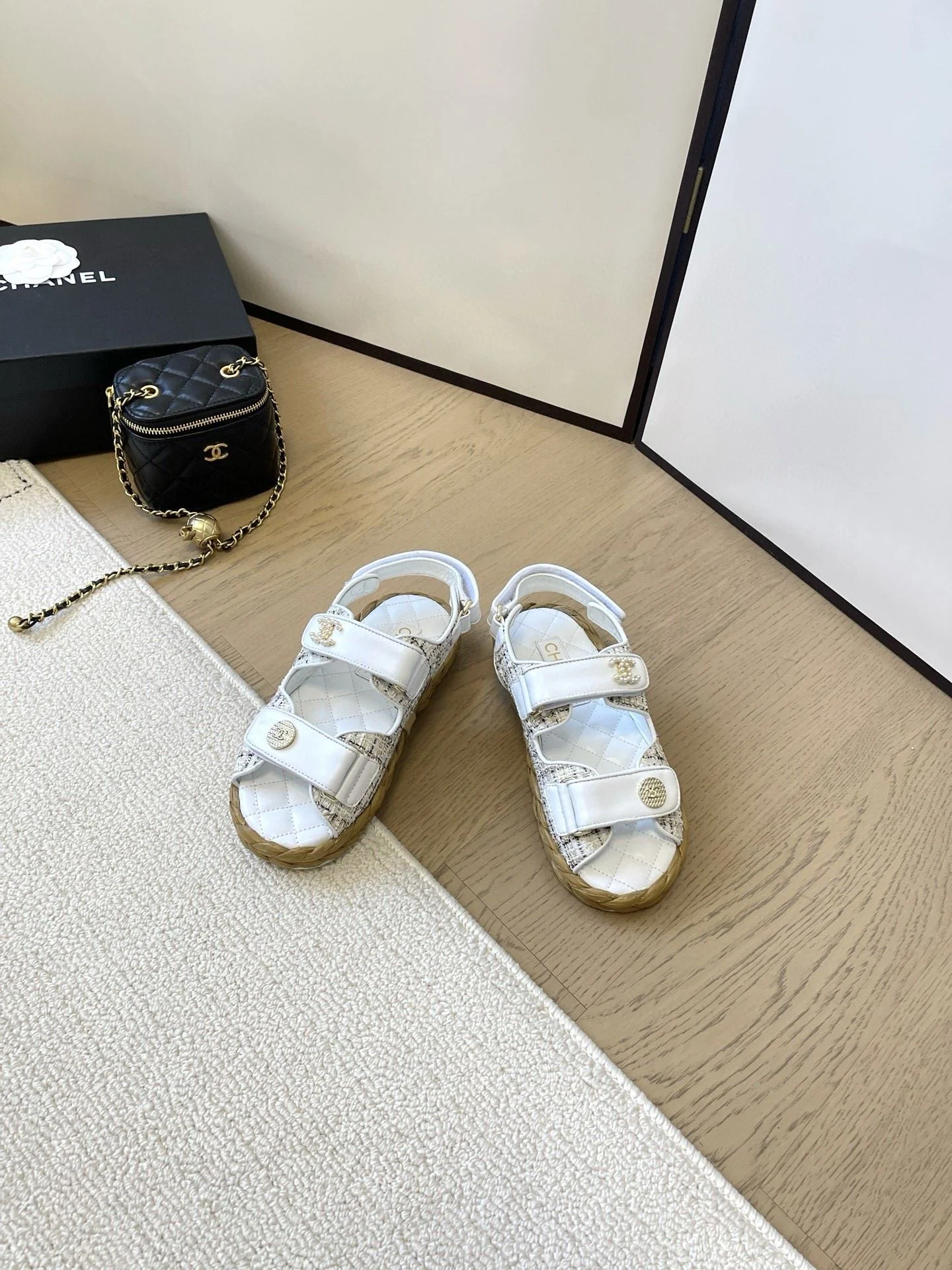 Durable Chanel Sandals 18009