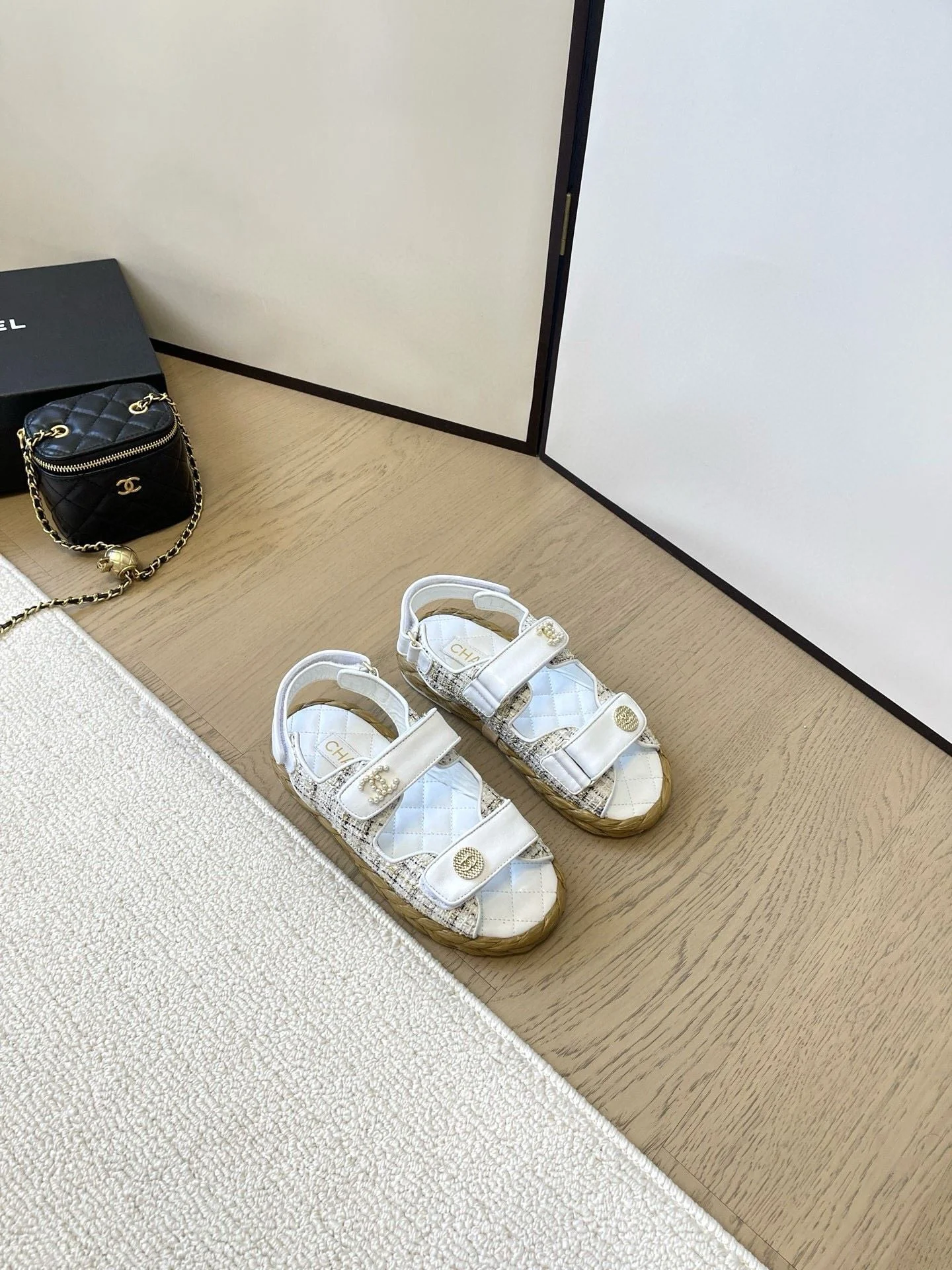 Durable Chanel Sandals 18009