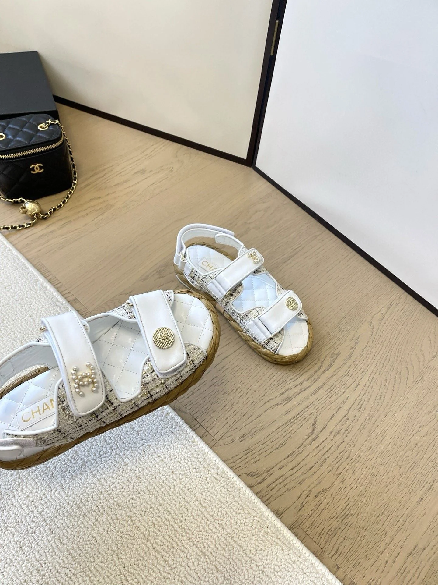 Durable Chanel Sandals 18009