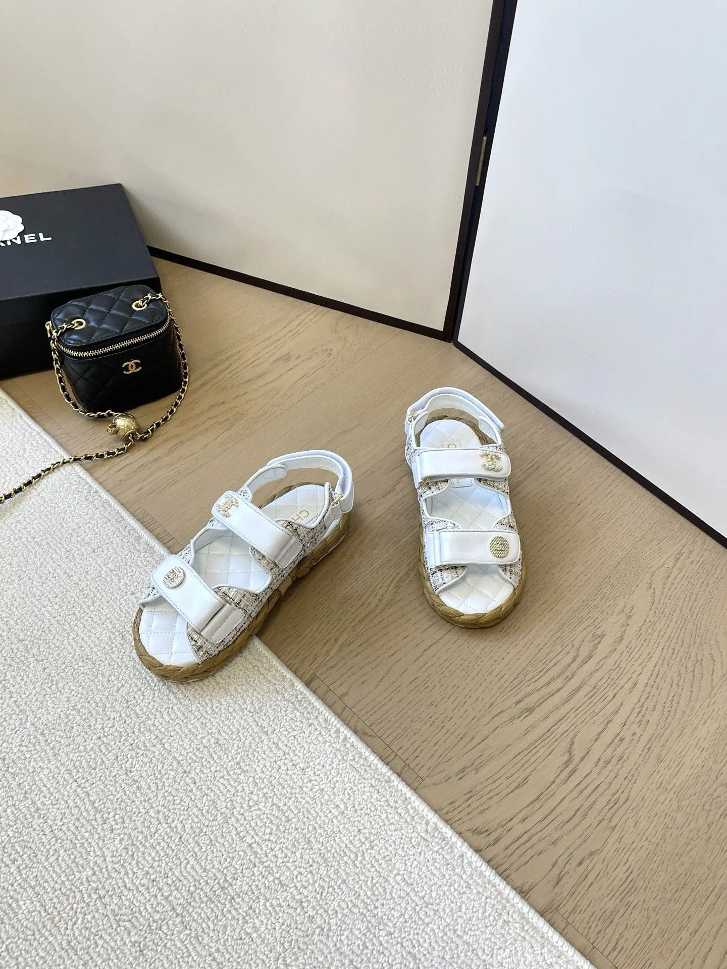 Durable Chanel Sandals 18009