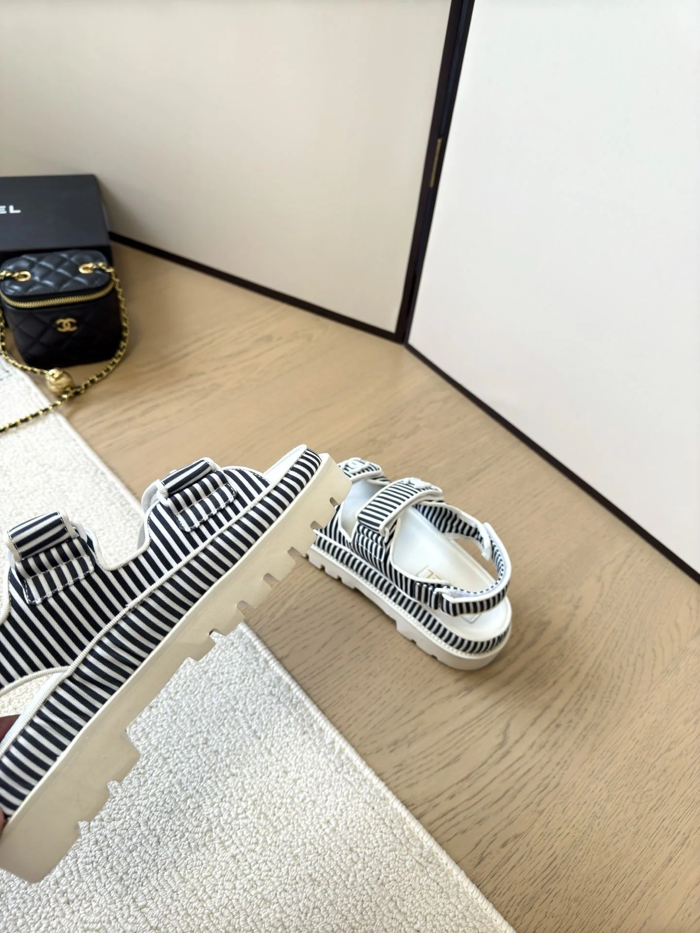 Chanel Sandals Premium 18008