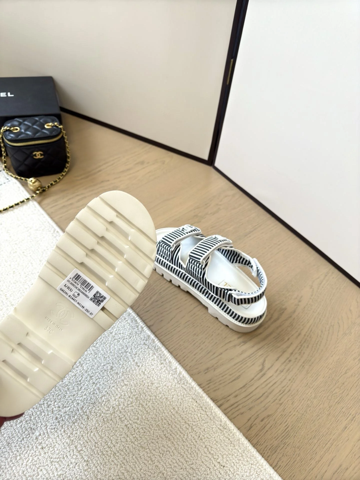 Chanel Sandals Premium 18008