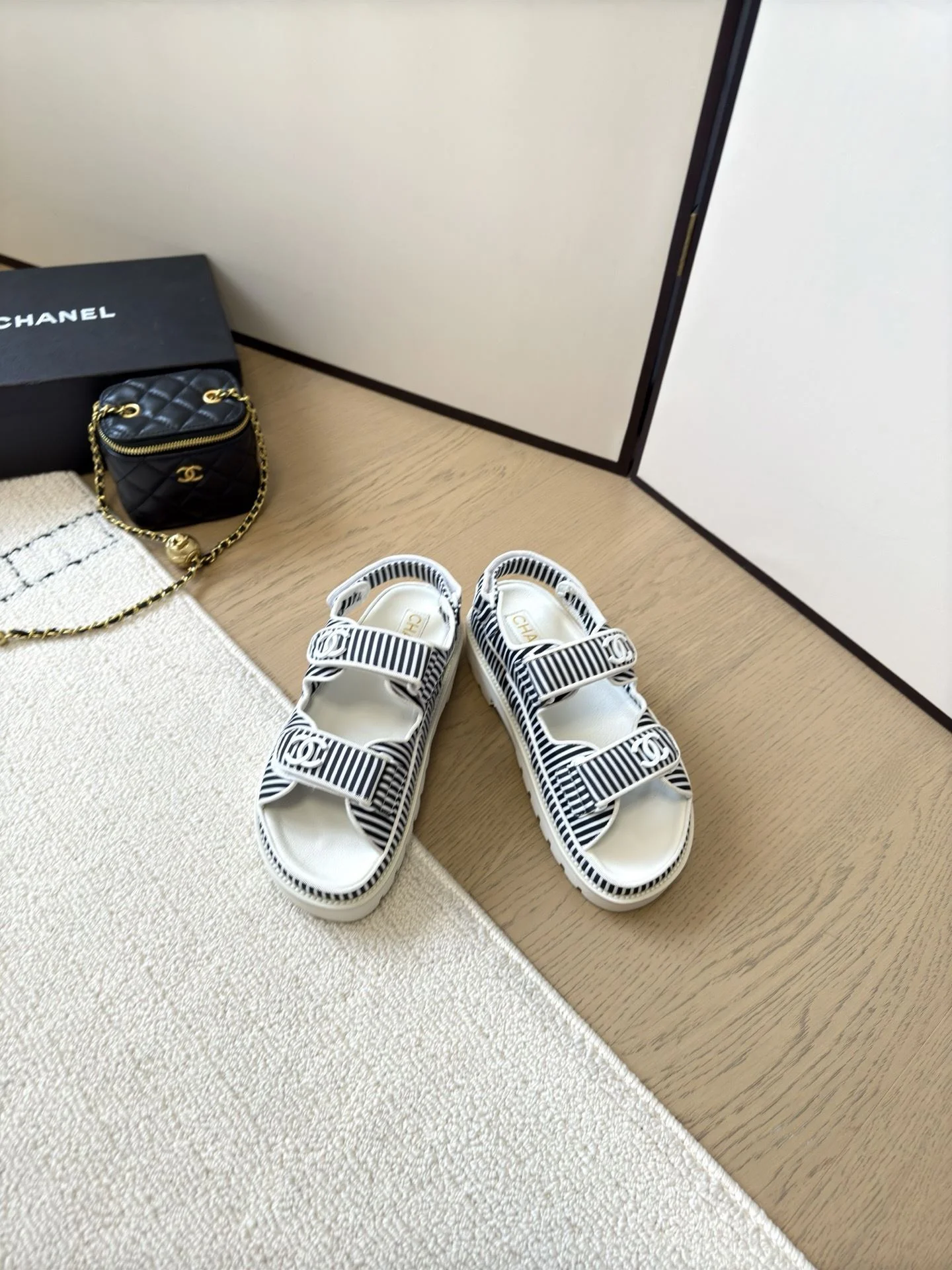 Chanel Sandals Premium 18008