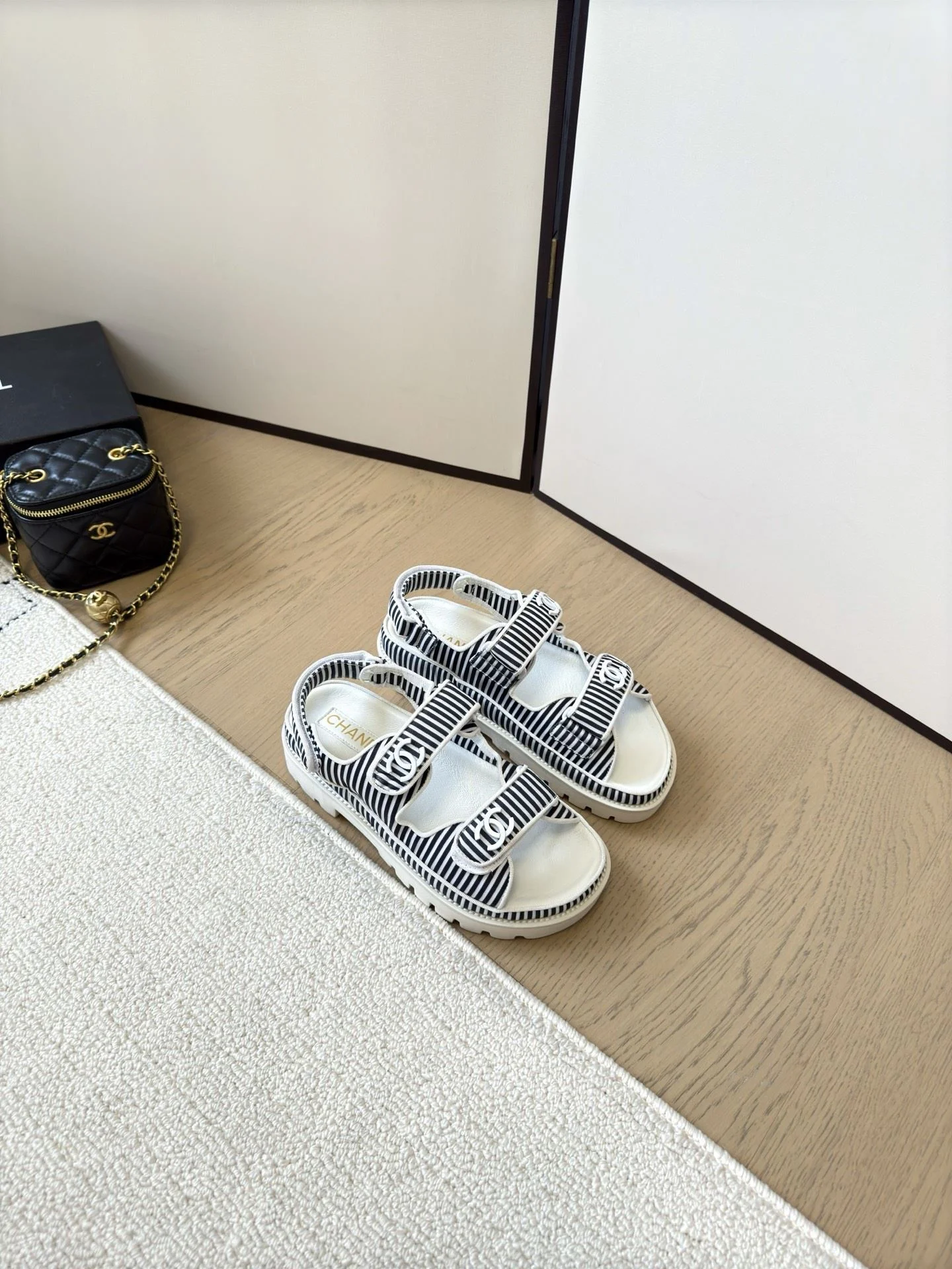 Chanel Sandals Premium 18008