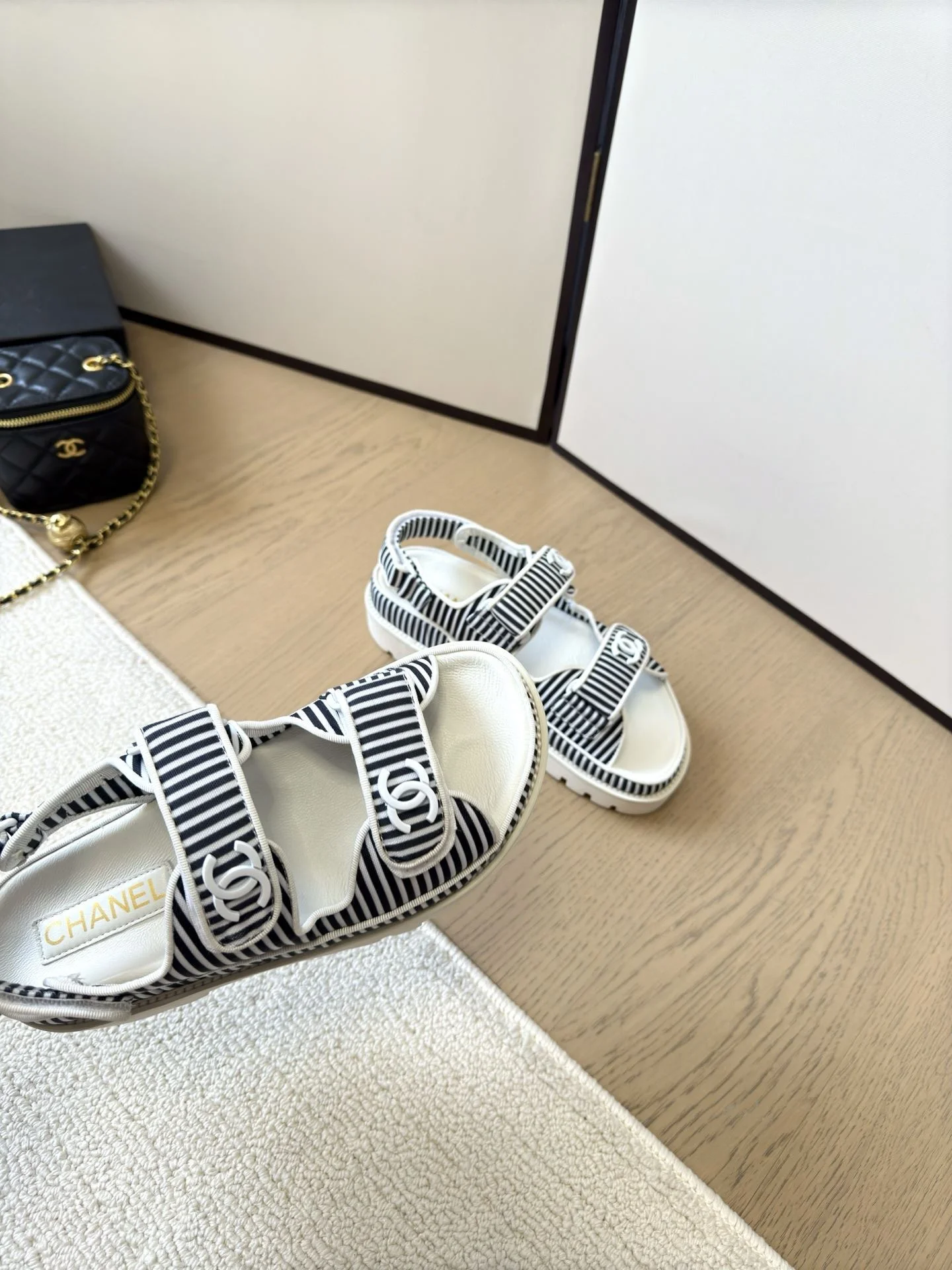 Chanel Sandals Premium 18008