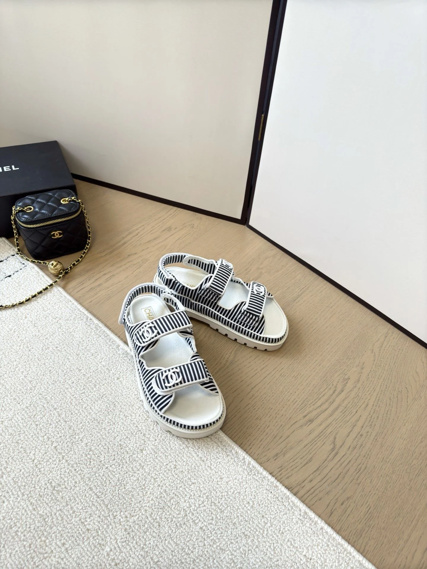 Chanel Sandals Premium 18008