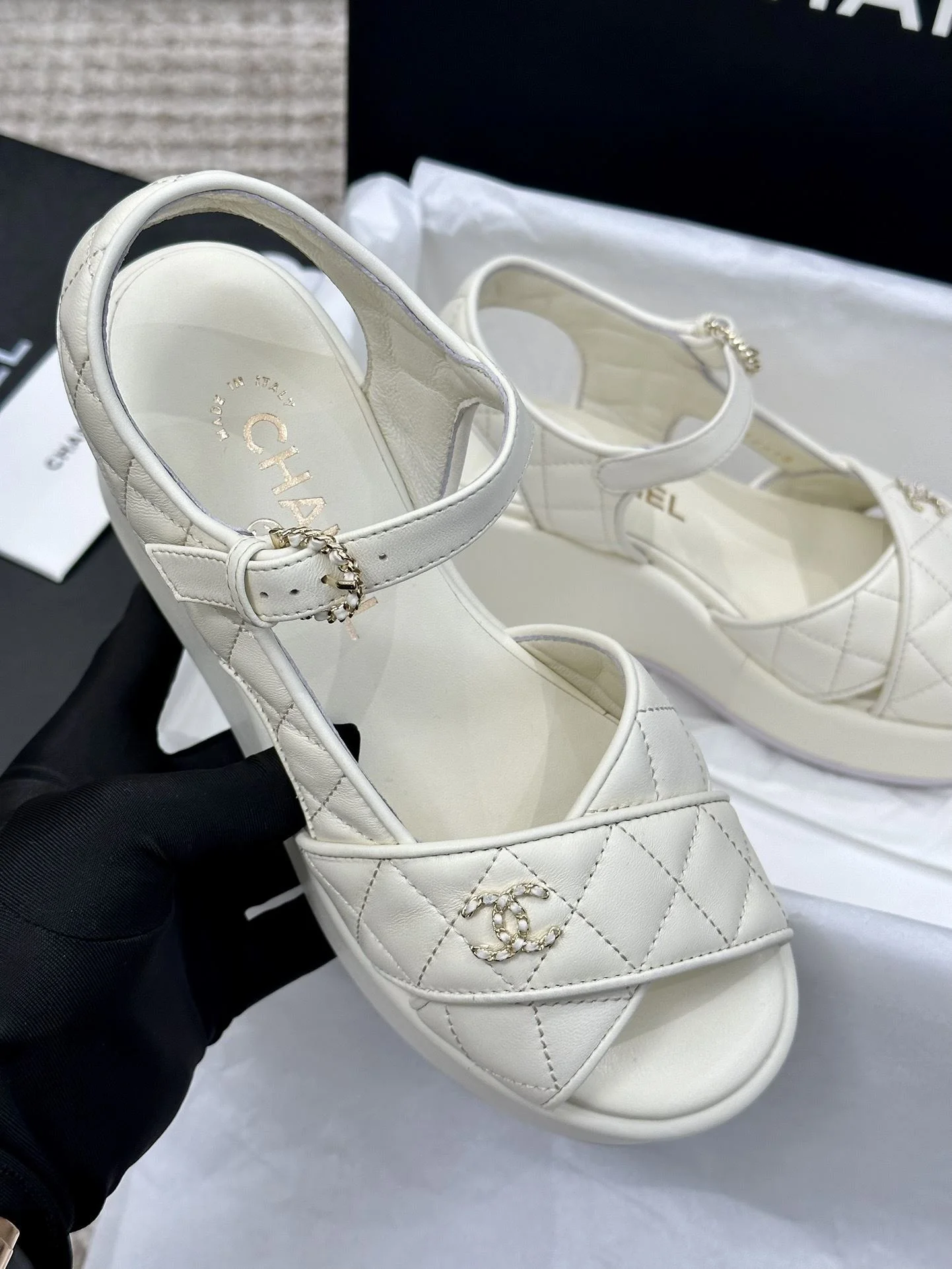 Durable Chanel Sandals 18007