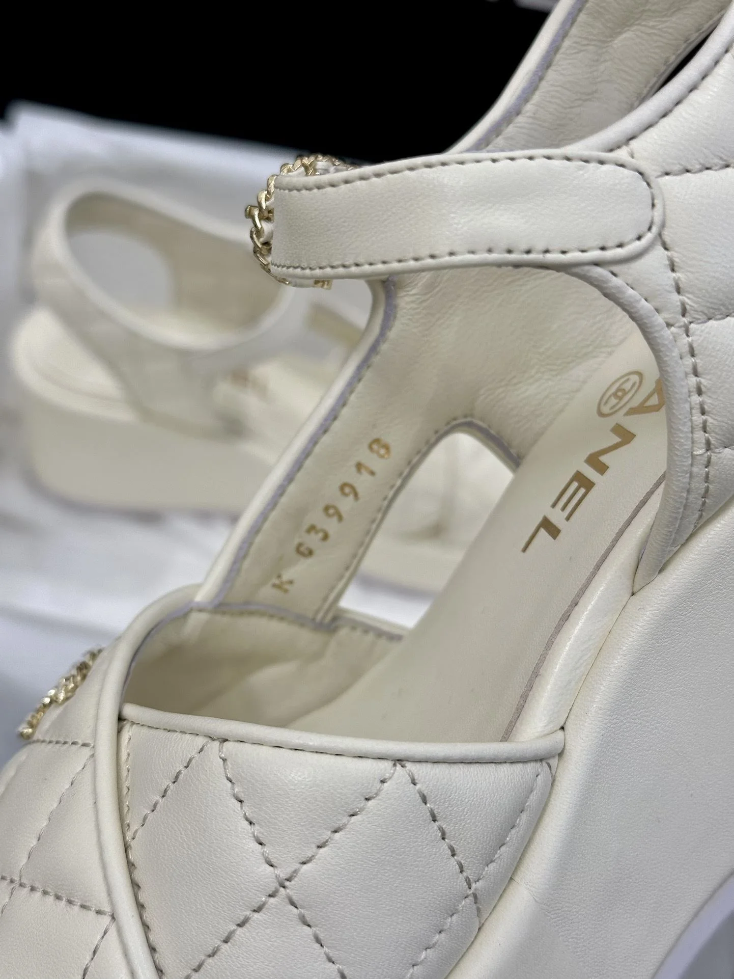 Durable Chanel Sandals 18007