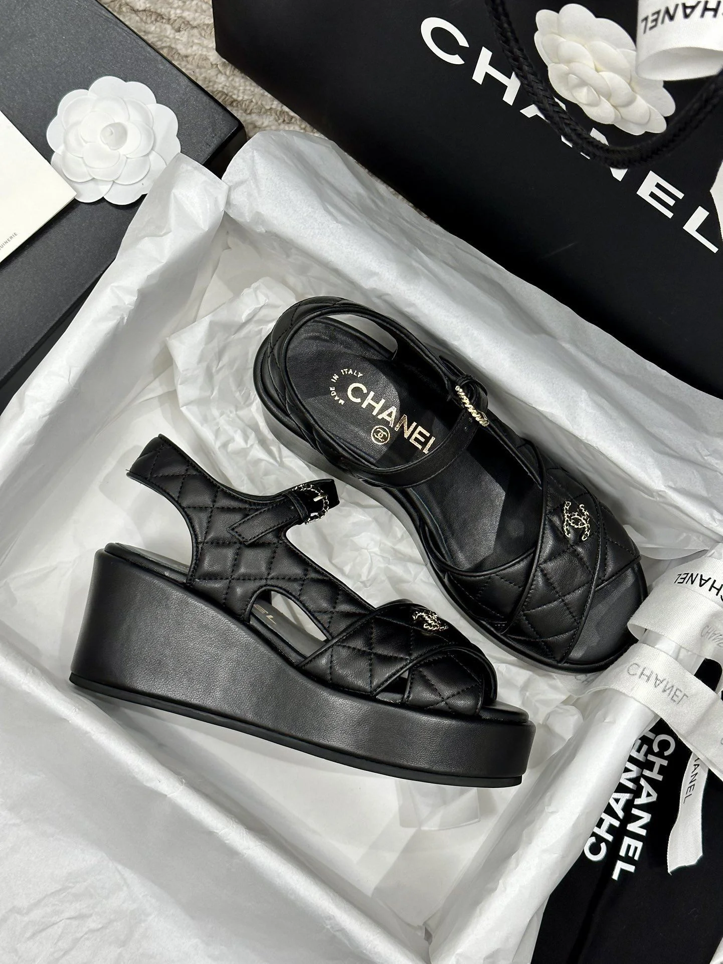 Practical Chanel Sandals 17996