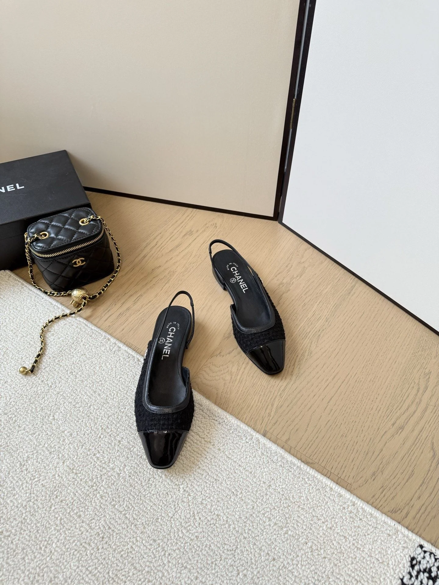 Trendy Chanel Sandals 18003