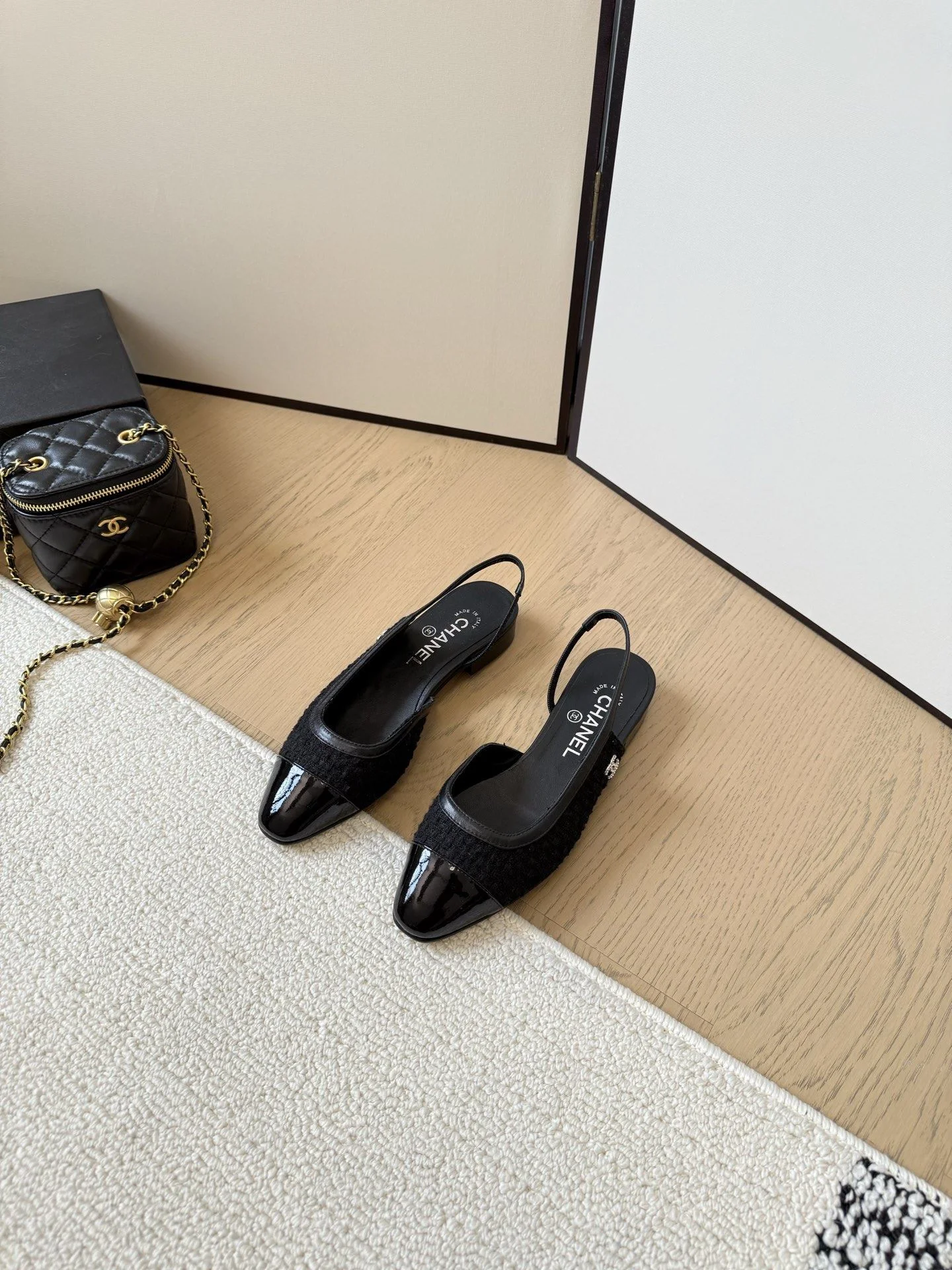 Trendy Chanel Sandals 18003
