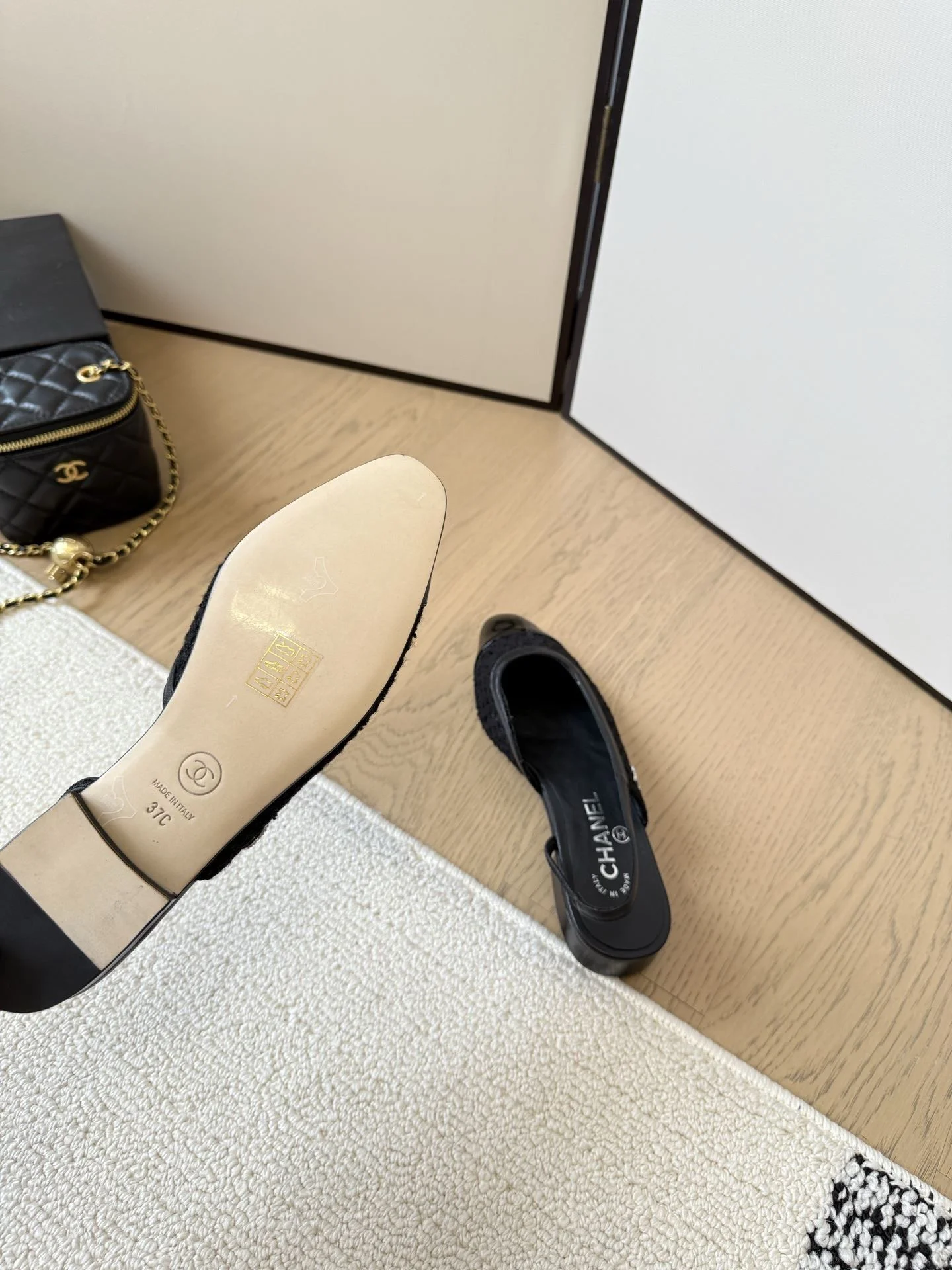 Trendy Chanel Sandals 18003