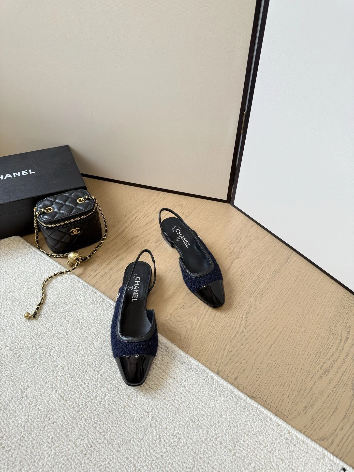 Stylish Chanel Sandals 18061