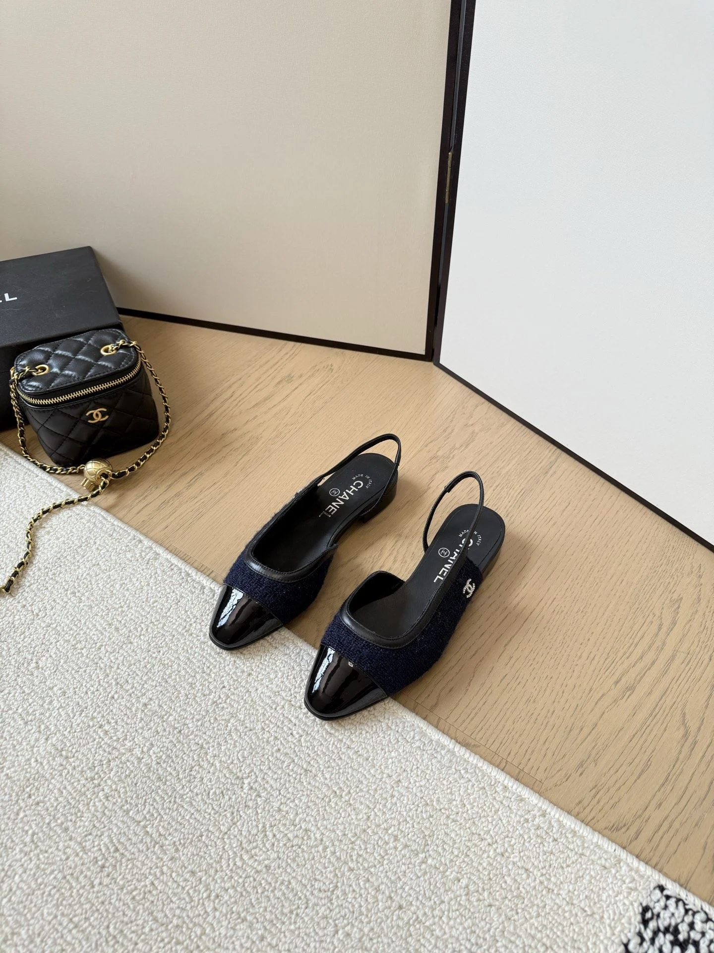 Stylish Chanel Sandals 18061