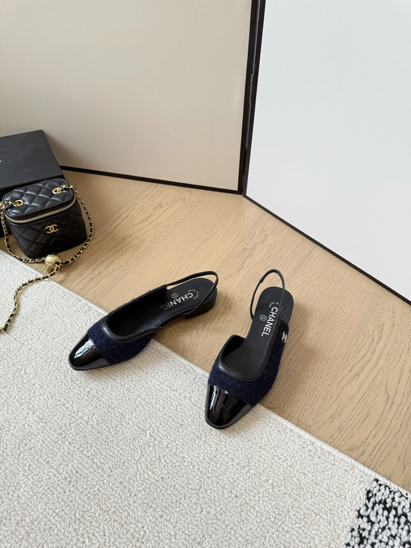 Stylish Chanel Sandals 18061