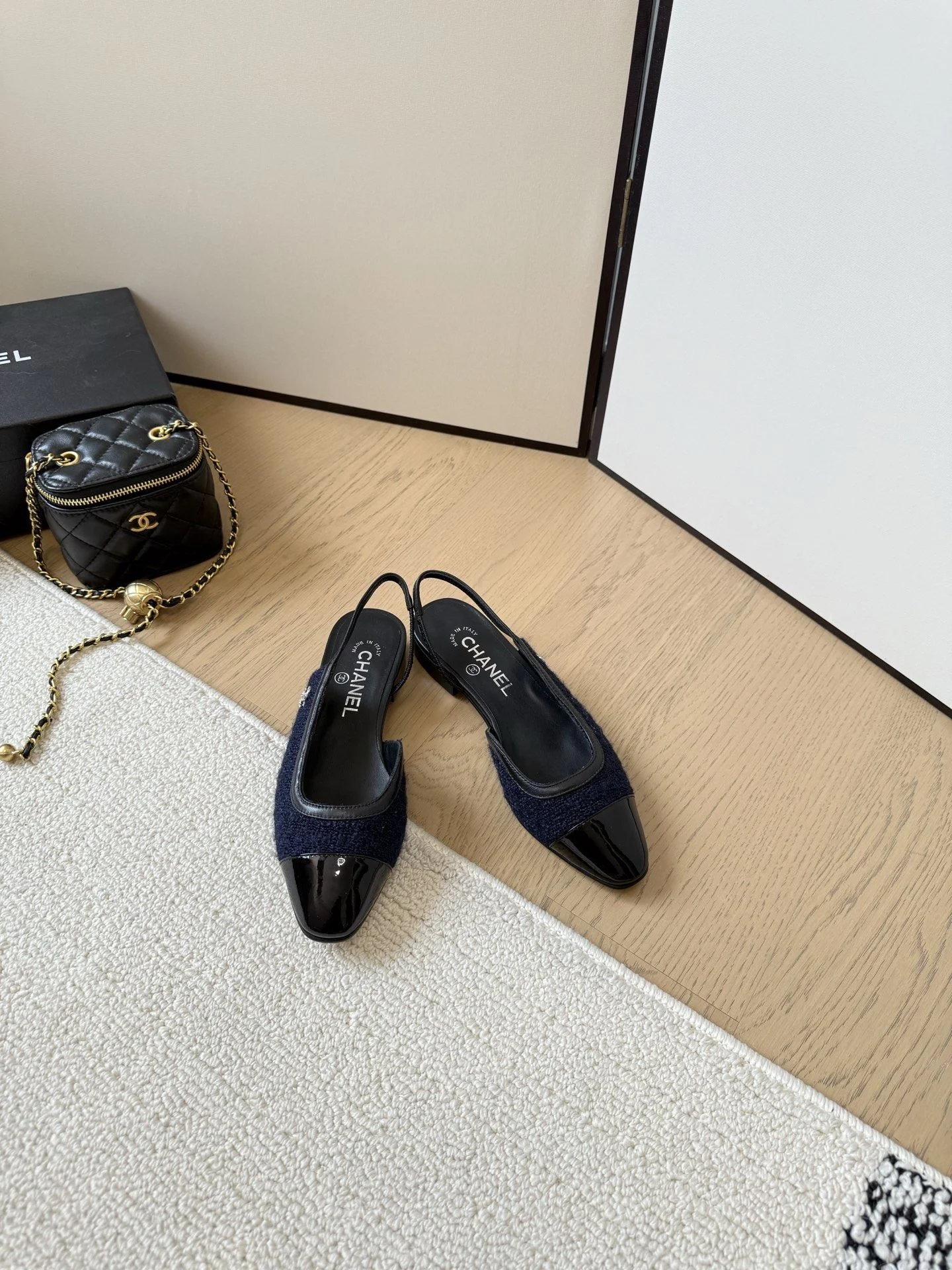 Stylish Chanel Sandals 18061