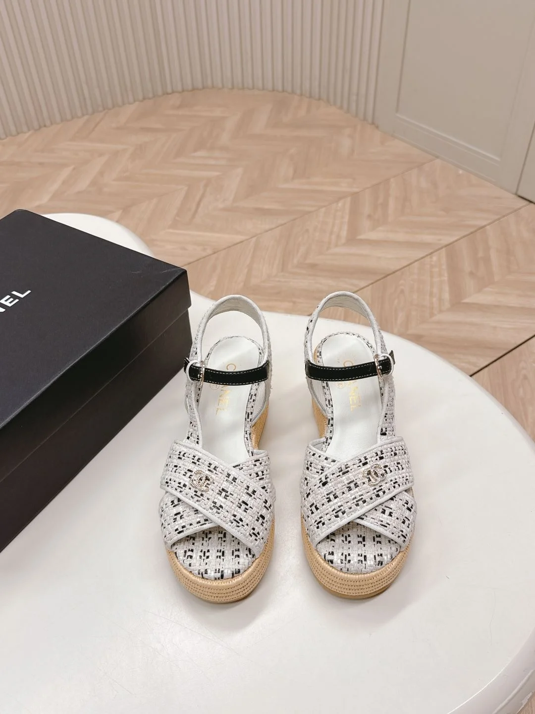 Refined Chanel Sandals 17998