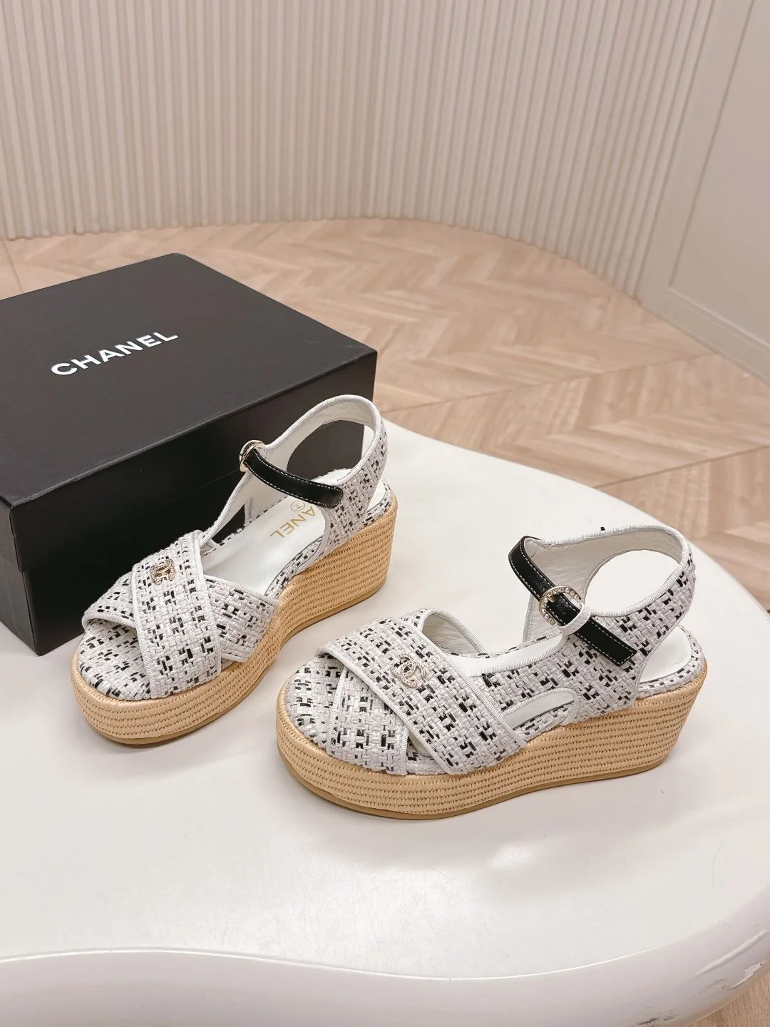 Refined Chanel Sandals 17998