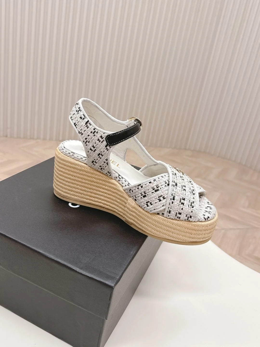 Refined Chanel Sandals 17998