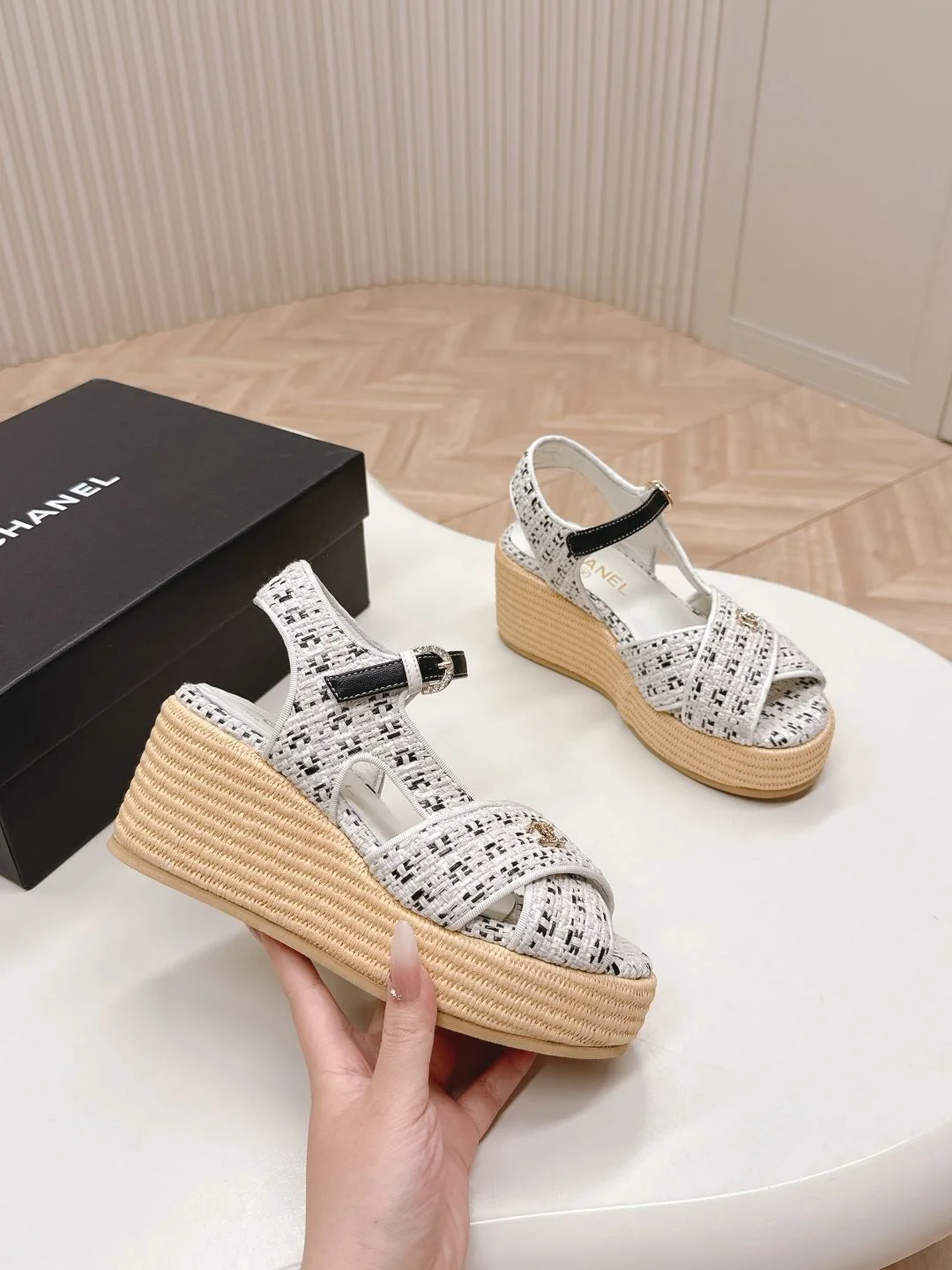 Refined Chanel Sandals 17998