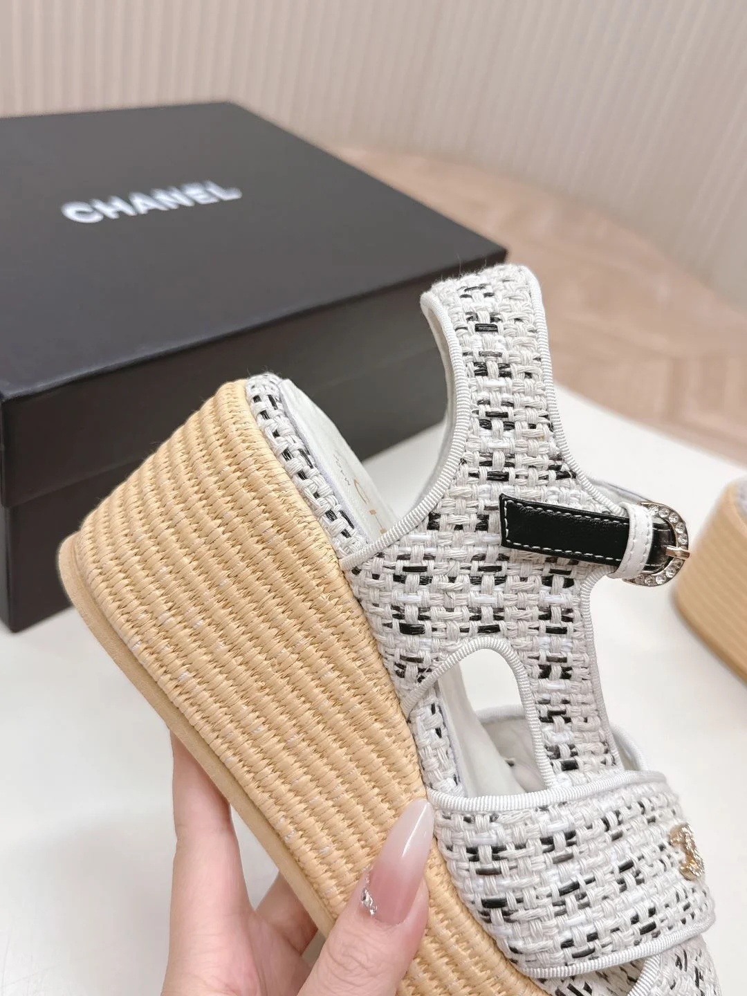 Refined Chanel Sandals 17998