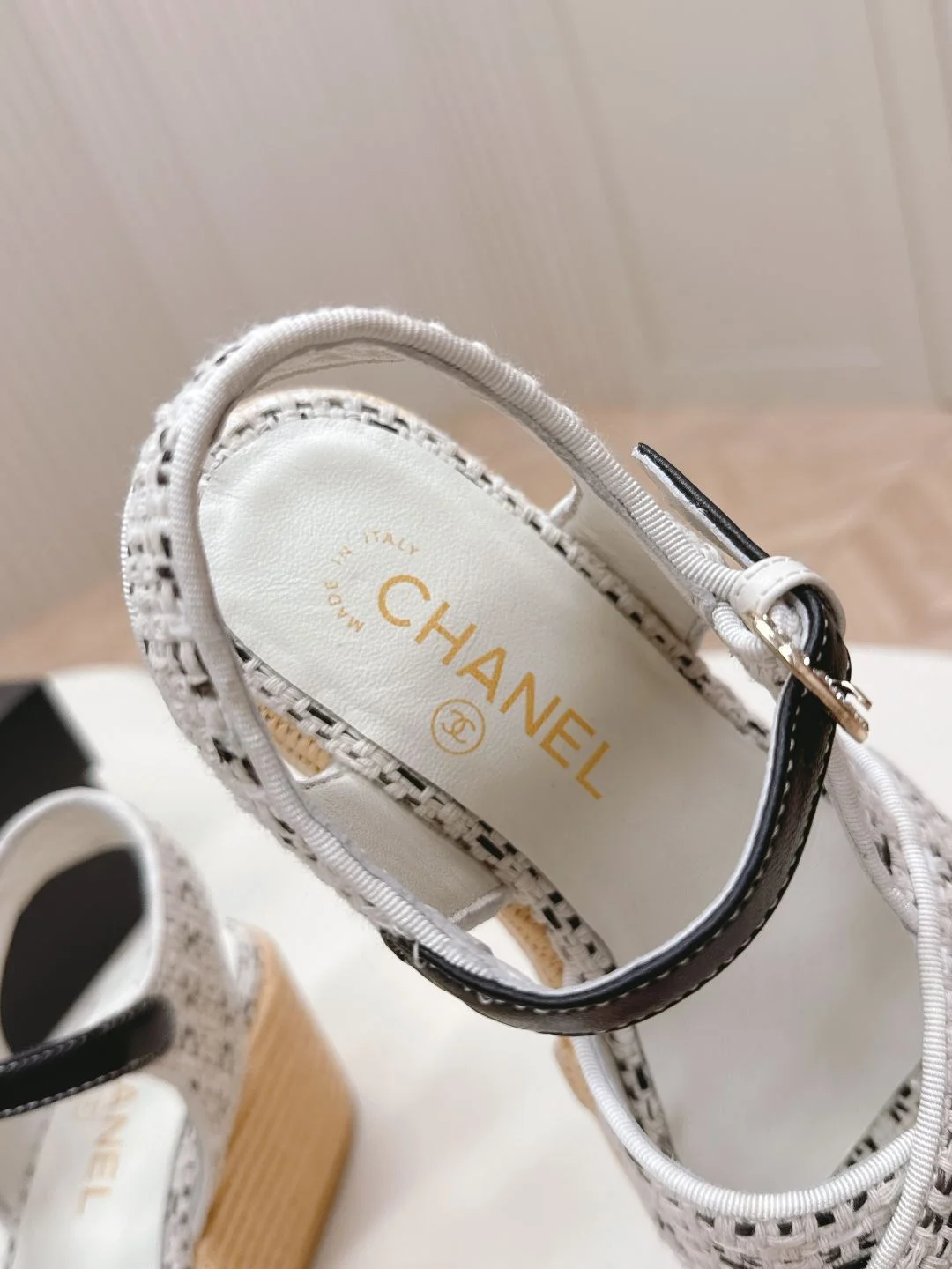 Refined Chanel Sandals 17998