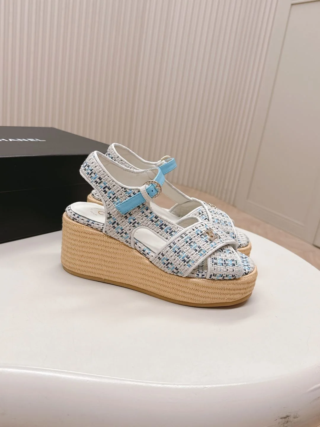 Trendsetting Chanel Sandals 17988