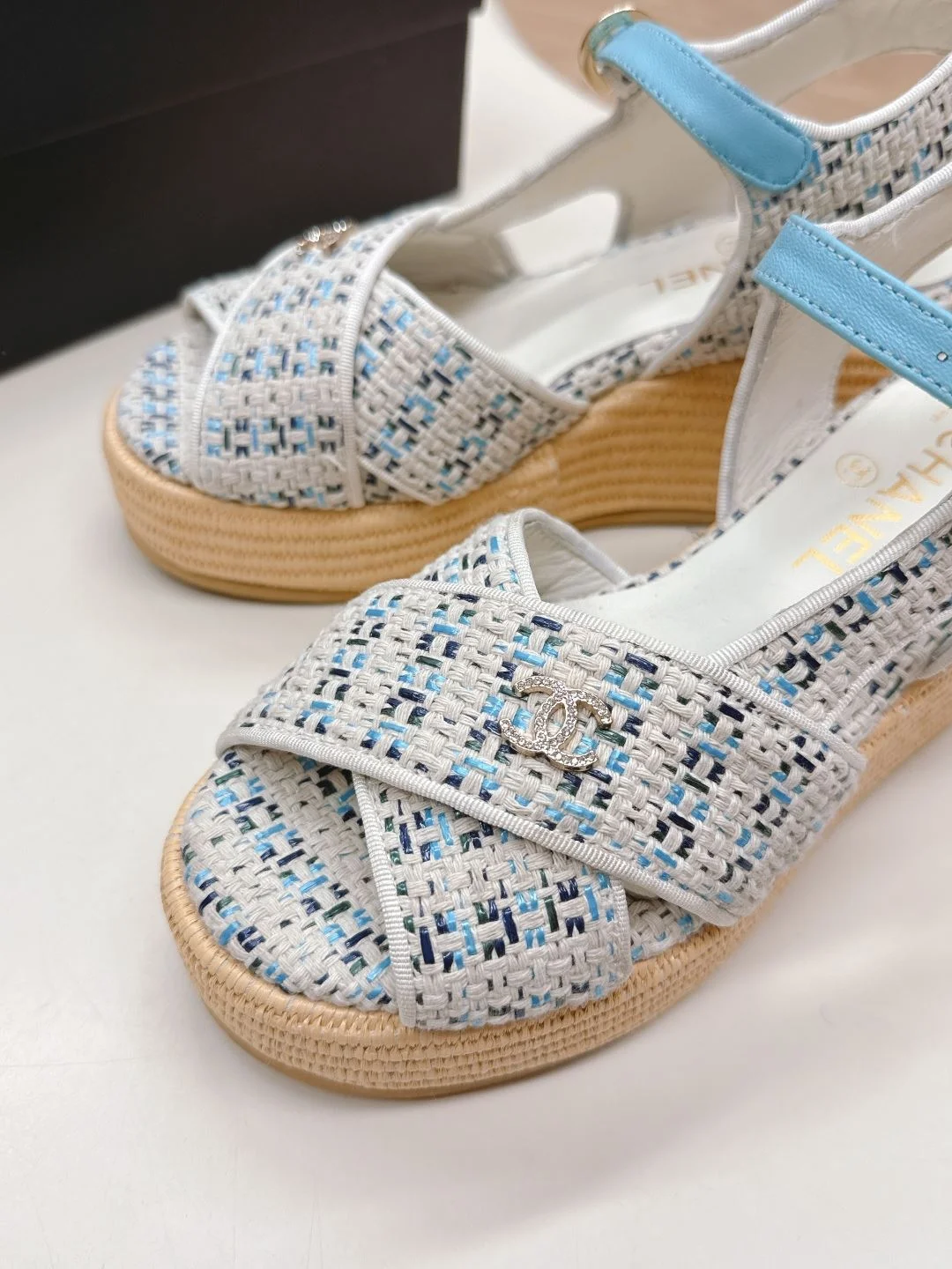 Trendsetting Chanel Sandals 17988